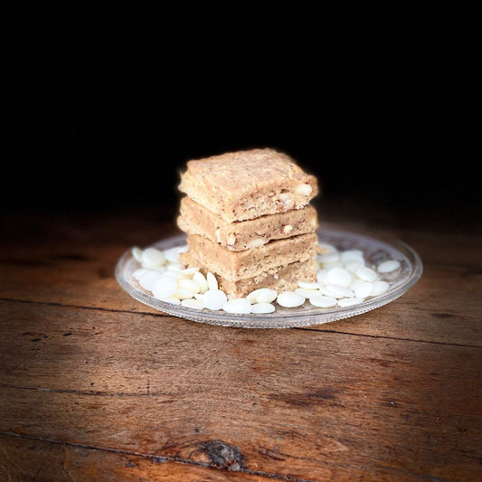 Brownie blanco y almendras (Blondie)